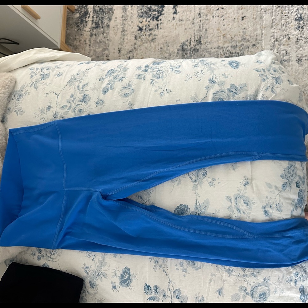 Size 6 Lulu lemon leggings soft material